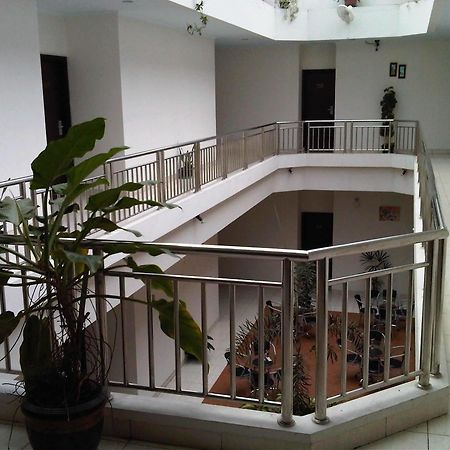 Hotel Lucky Inn Manado Dış mekan fotoğraf